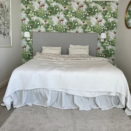 Eget Gaesthus I Vaestkustpaerlan Skaerhamn Villa ภายนอก รูปภาพ